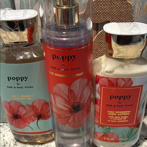 Bath & Body Works Poppy Shower Gel, Mist, and Lotion Set - Red and White - Picture 2 of 3
